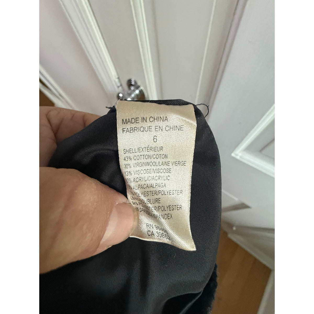 Athleta Venice Ruched Jogger Pants Black Size 12 Crop Capri Hiking Lounge EUC