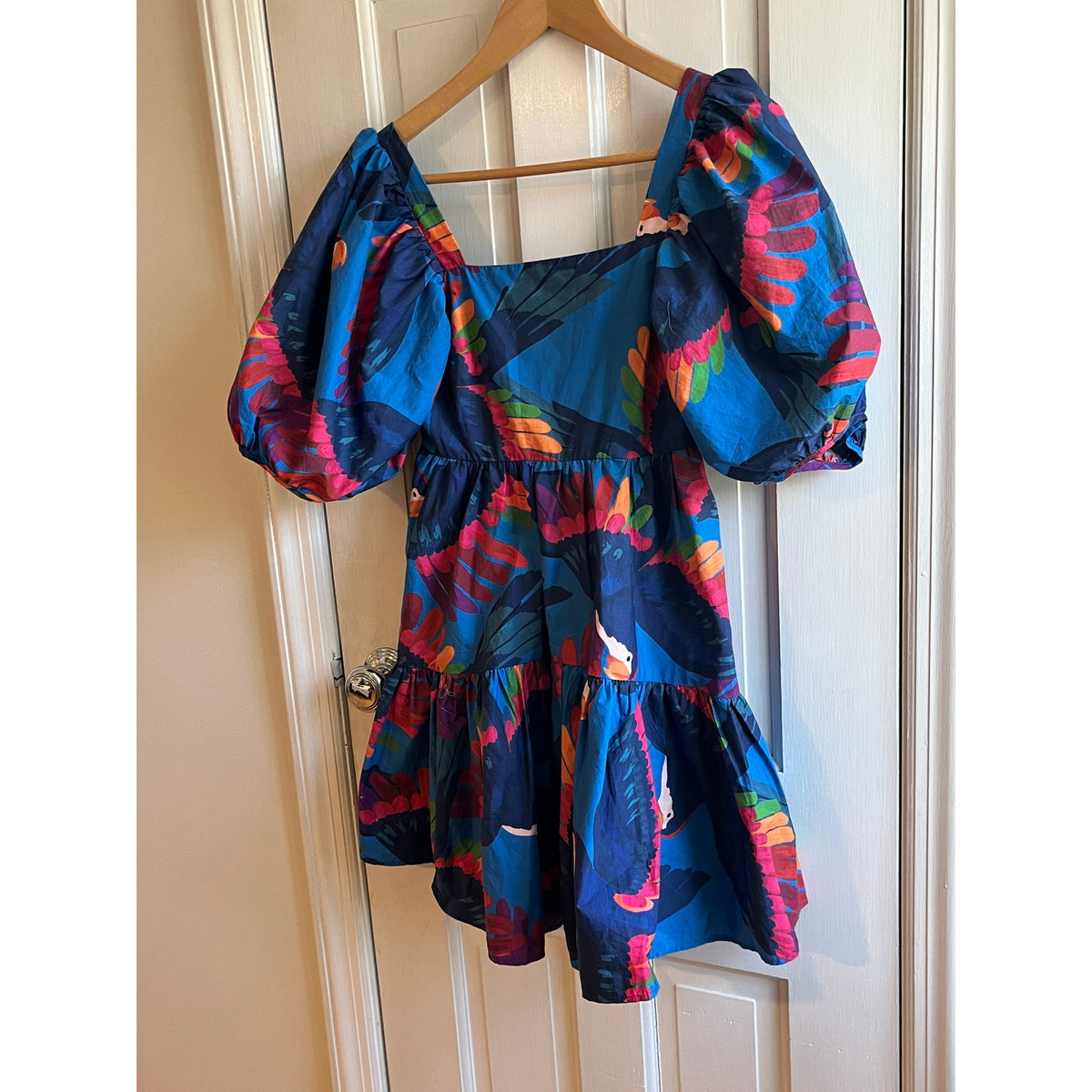 FARM RIO Blue Toucans Mini Dress XS Puff Sleeve Tiered Tropical Boho LIKE NEW