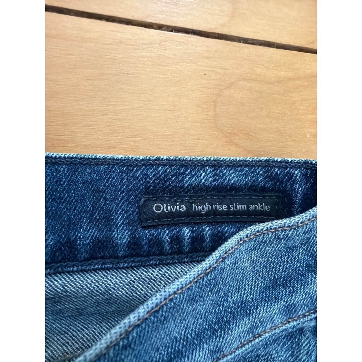 Citizens of Humanity Size 24 High Rise Slim Ankle Dark Wash Distressed Hem Multi-Button Jeans