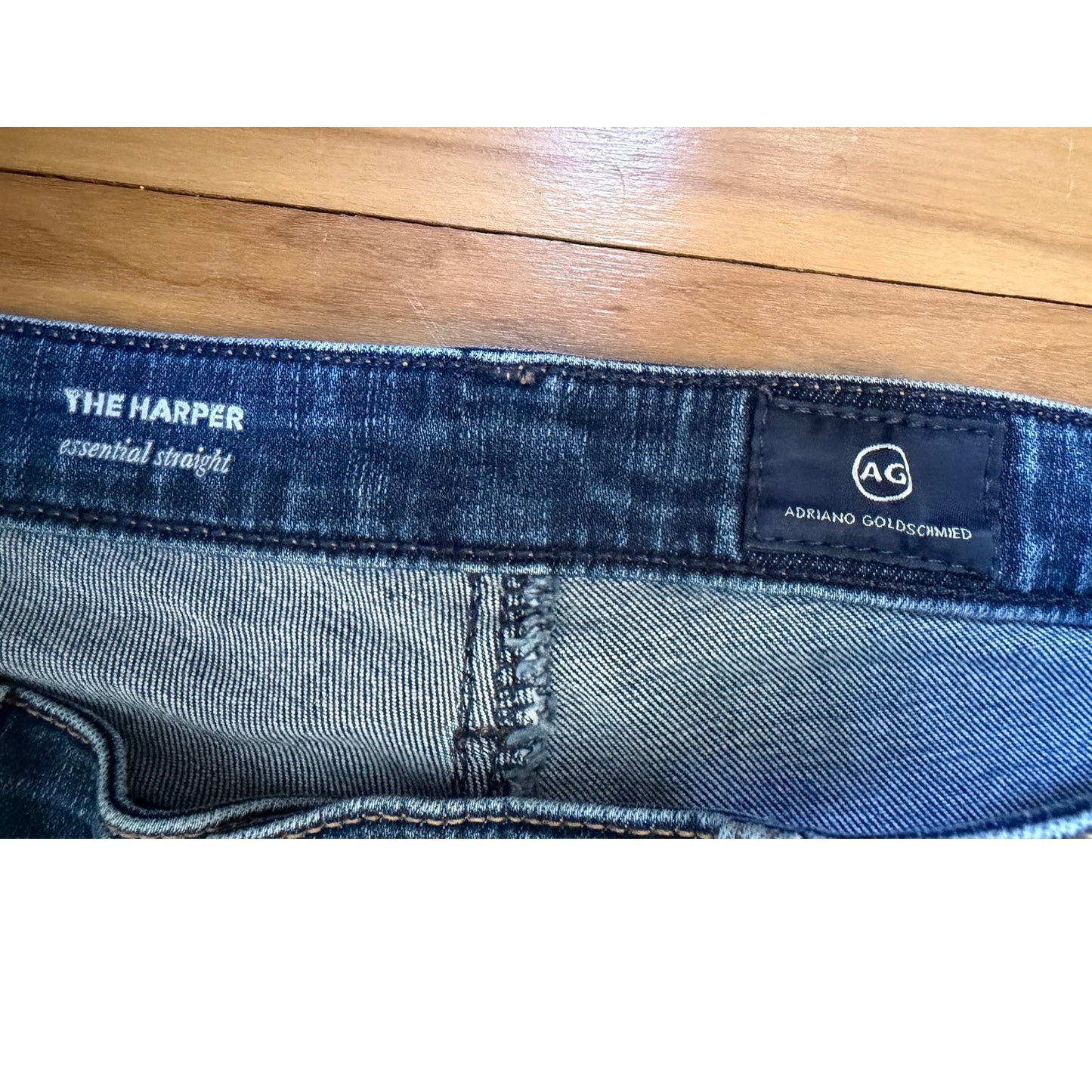 AGThe Harper Essential Straight Size 27R Medium Wash EUC USA