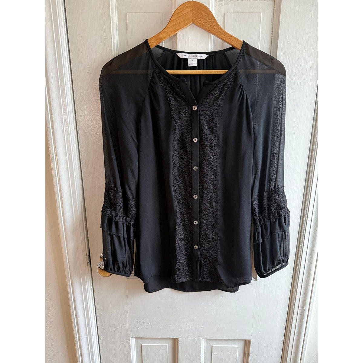 Diane von Furstenberg DVF Taylor Silk Lace Blouse - Black - Size 2 - EUC