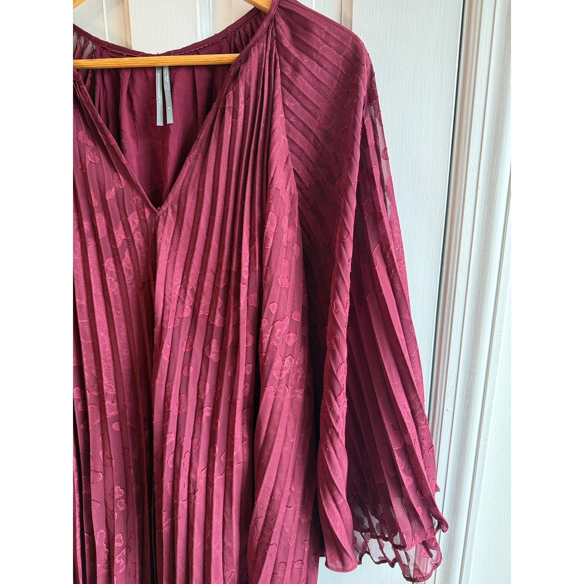 Anthropologie Toulon Pleated Bell Sleeve Mini Dress Small - Burgundy Boho EUC