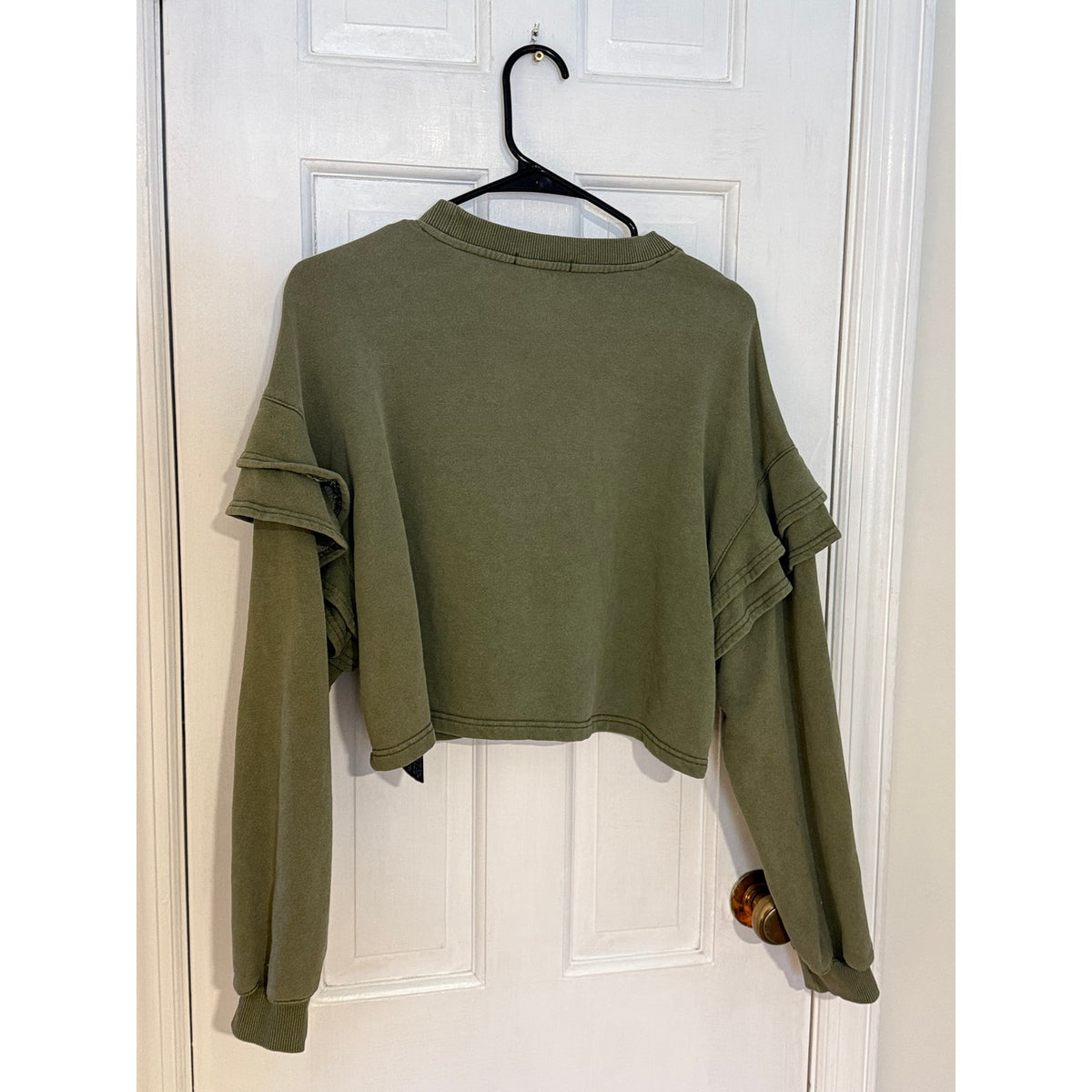 7 For All Mankind Ruffle Shoulder Crop Sweatshirt Olive Green Size Small Excellent Condition