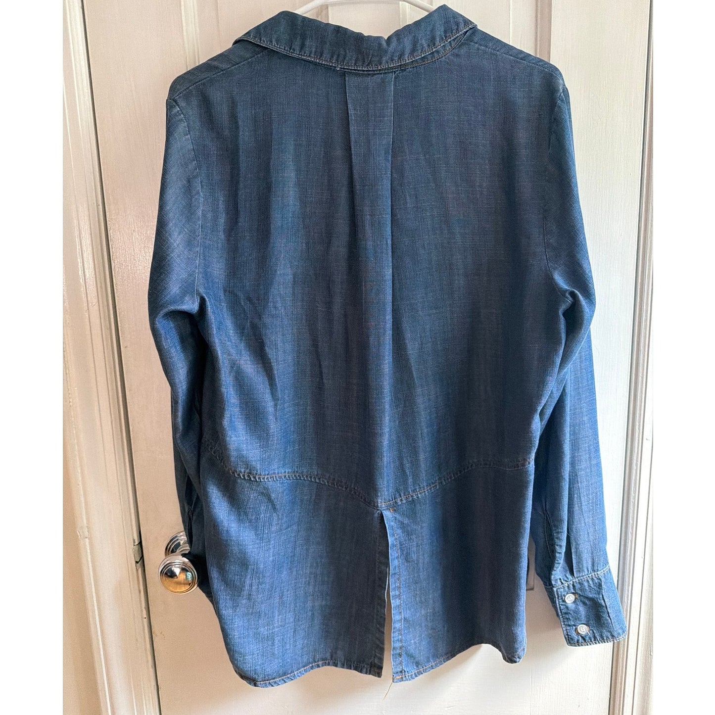 Cloth & Stone Size Small Denim Style Open Collar Button Up