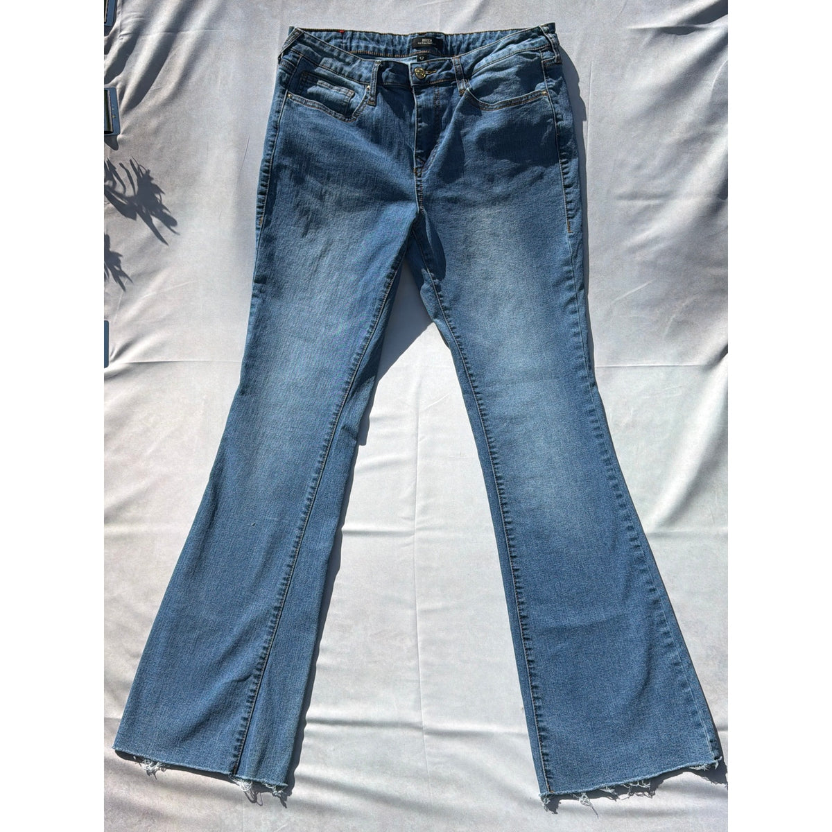 True Religion Size 32 Becca Style Mid Rise Bootcut Jean