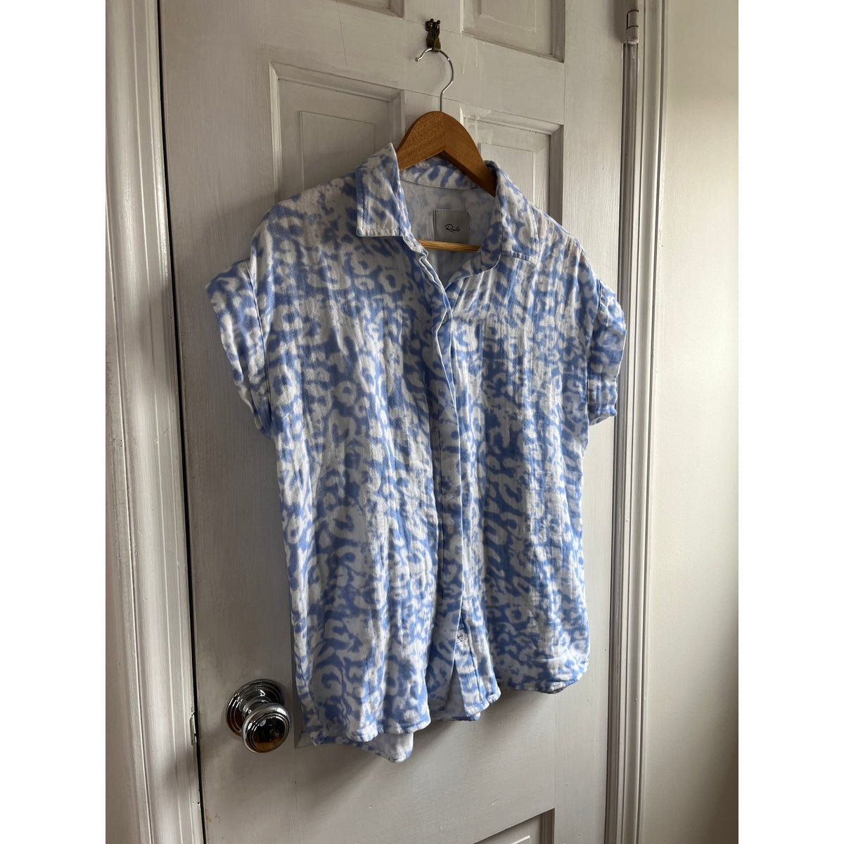 Rails Jamie Blue Diffused Cheetah Organic Cotton Shirt ✨ Short Sleeve Boxy S