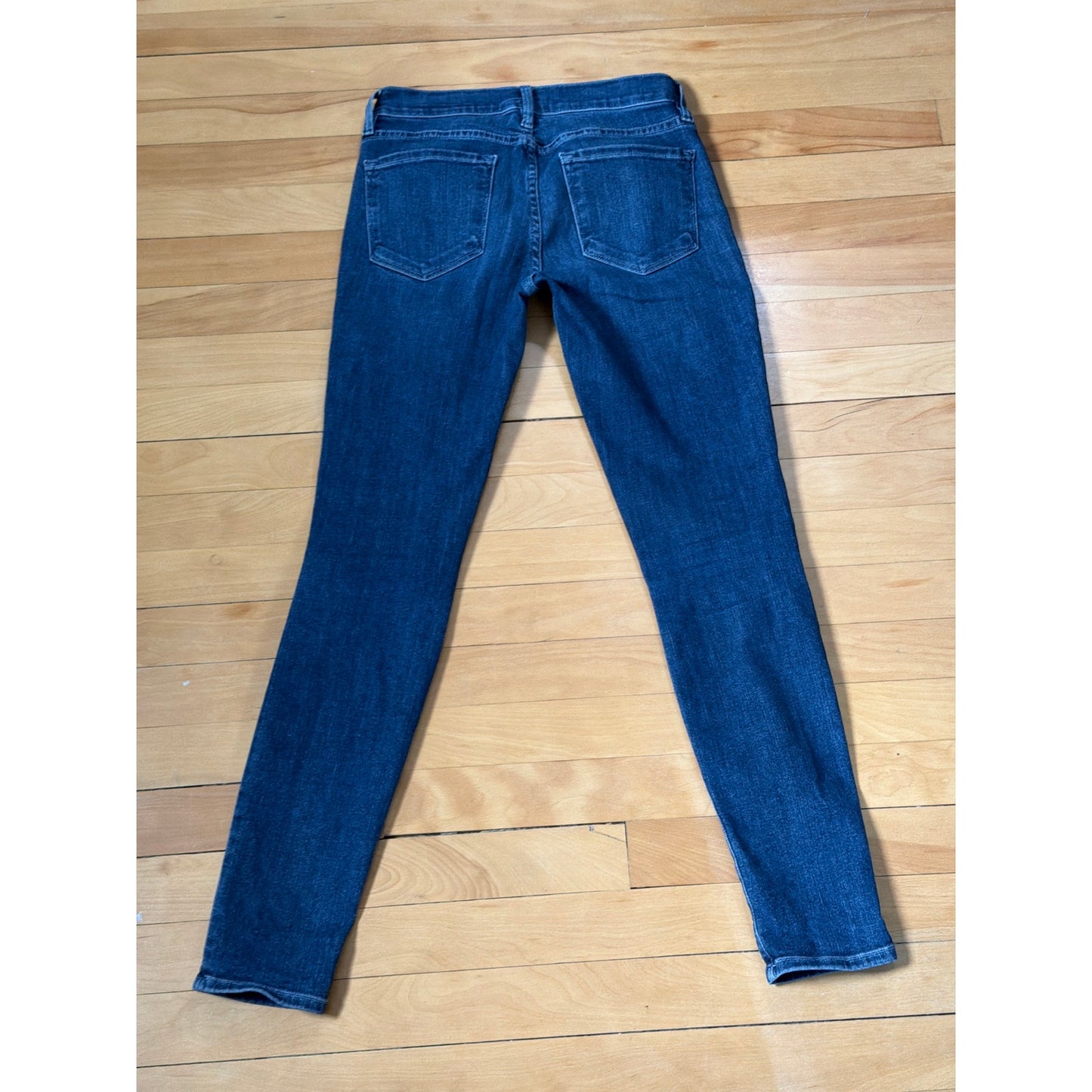 Frame Size 25 Le Skinny de Jeanne Dark Wash Jean