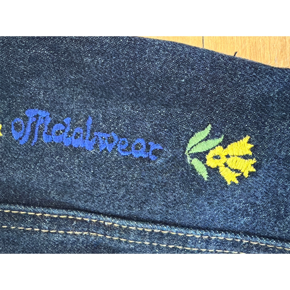 Vintage Reno Size XS Dark Wash High Rise Slim Fit Flower Embroidered Jeans