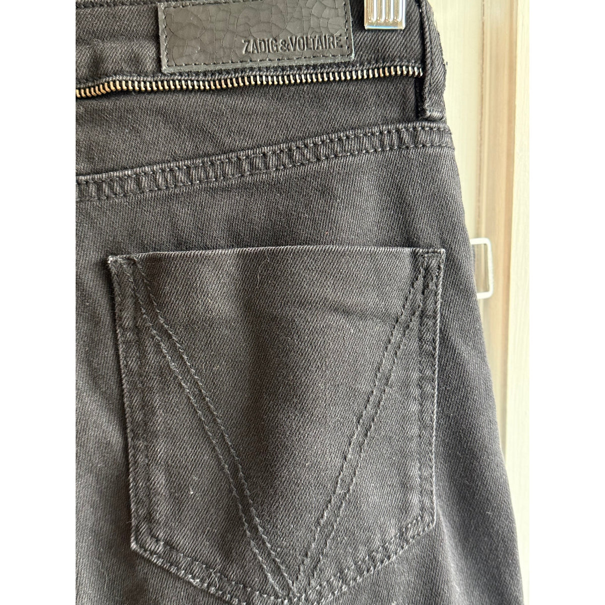 NWT Zadig & Voltaire Eva Black Zipper Jeans 25 - Barney’s Raw Hem Luxe Denim