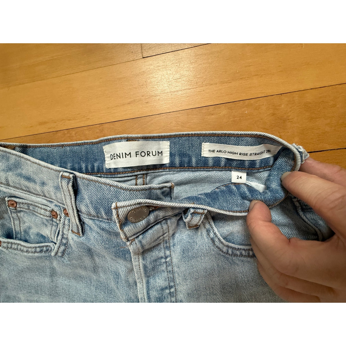 Denim Forum The Arlo High Rise Straight 28L - Light Wash - Size 24 - EUC