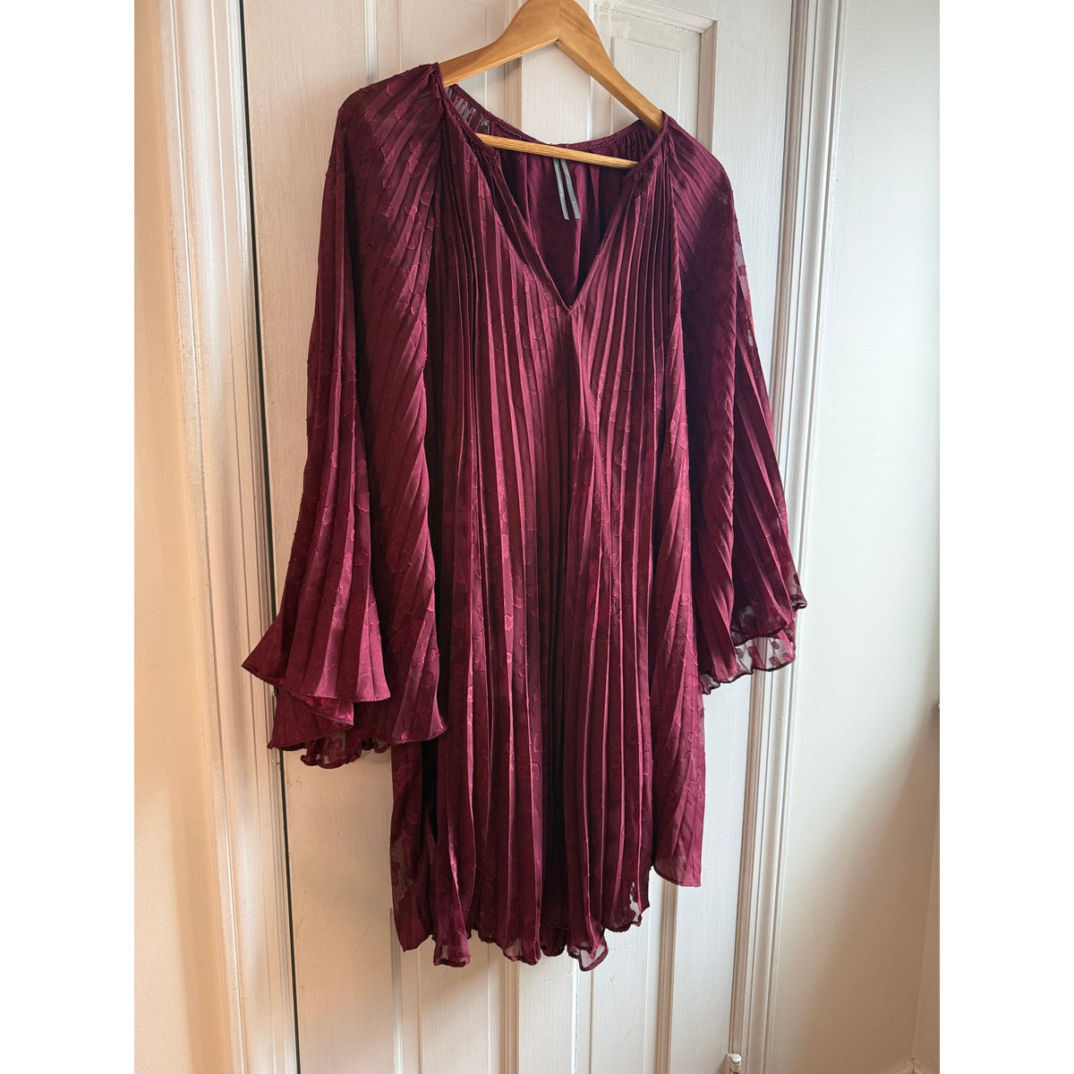 Anthropologie Toulon Pleated Bell Sleeve Mini Dress Small - Burgundy Boho EUC