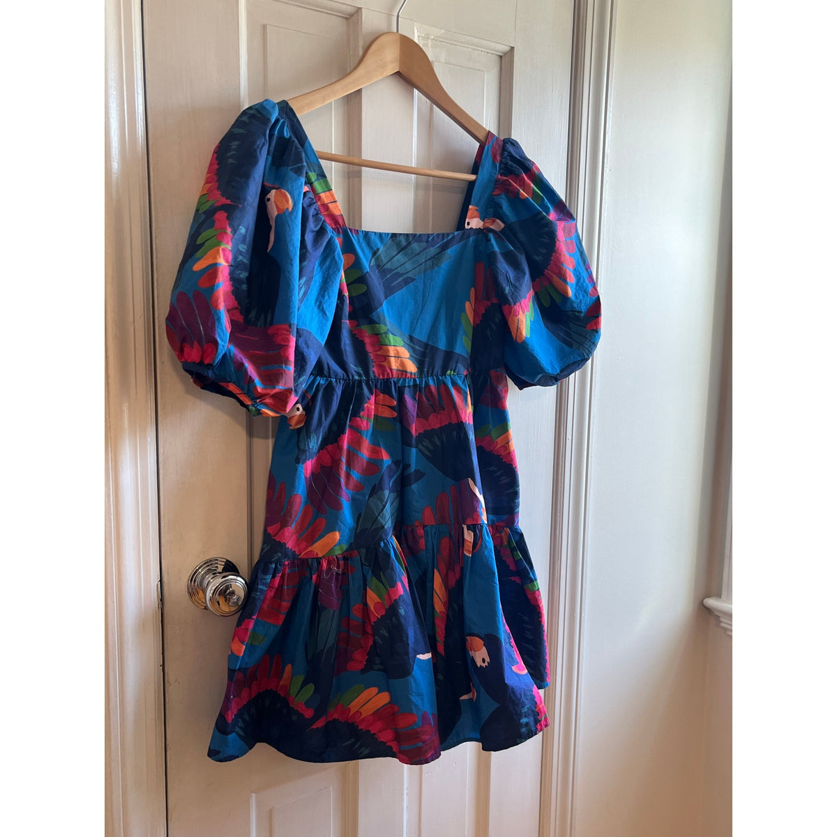 FARM RIO Blue Toucans Mini Dress XS Puff Sleeve Tiered Tropical Boho LIKE NEW