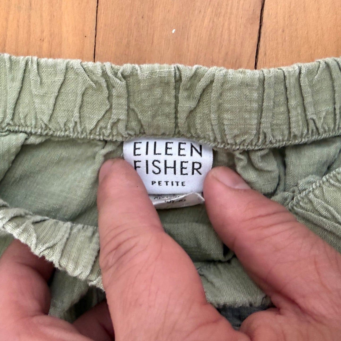 EILEEN FISHER Green Organic Linen Shorts Petite EUC Elastic Waist Pockets