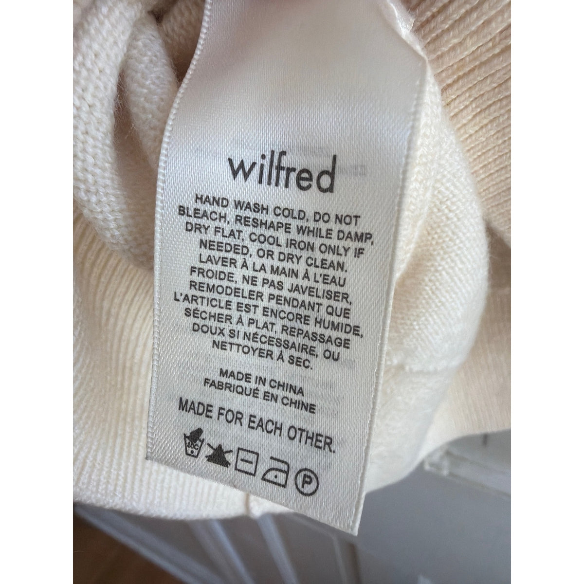 Aritzia Wilfred 100% Merino Wool Mock Neck Knit Sweater Womens Medium Cream