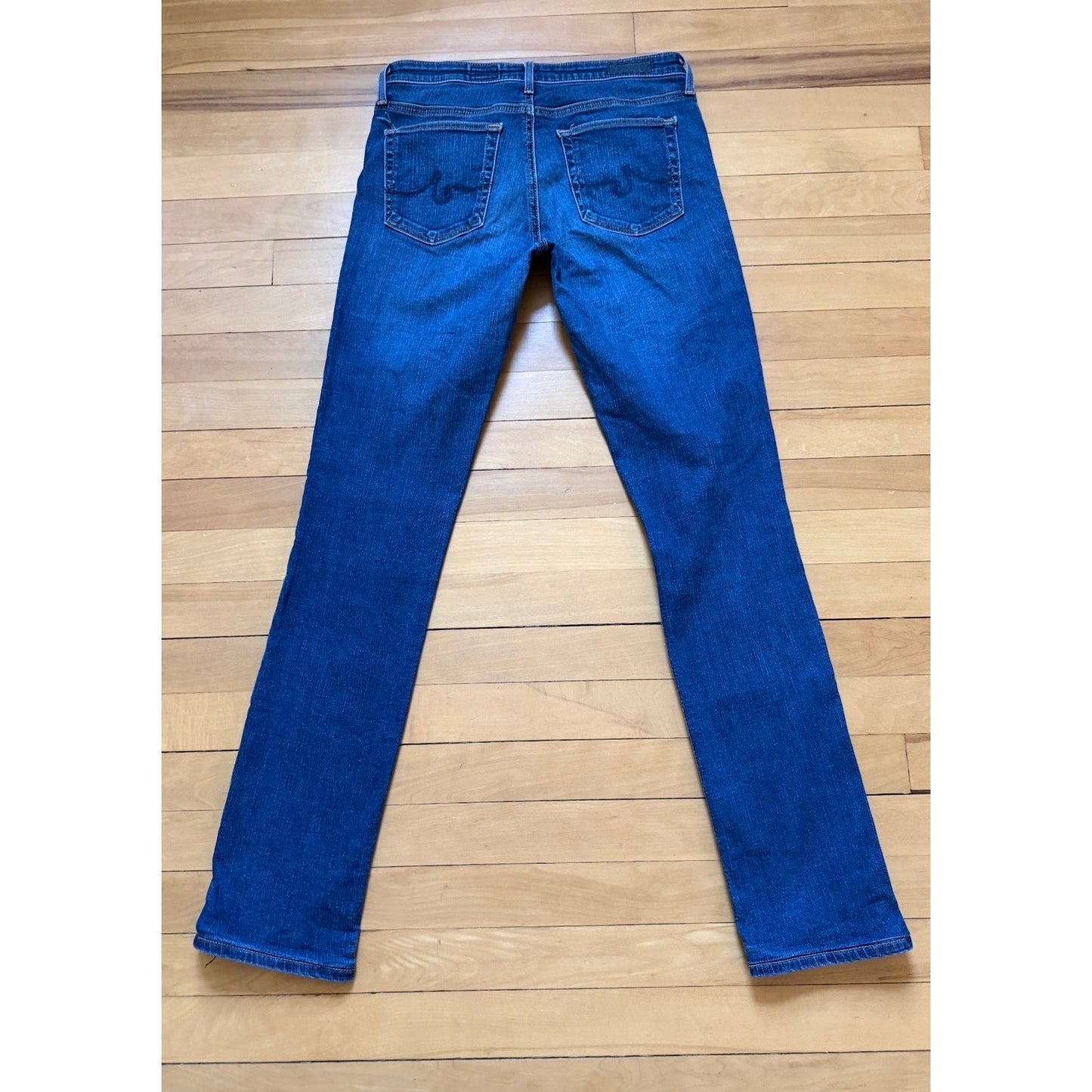 AGThe Harper Essential Straight Size 27R Medium Wash EUC USA