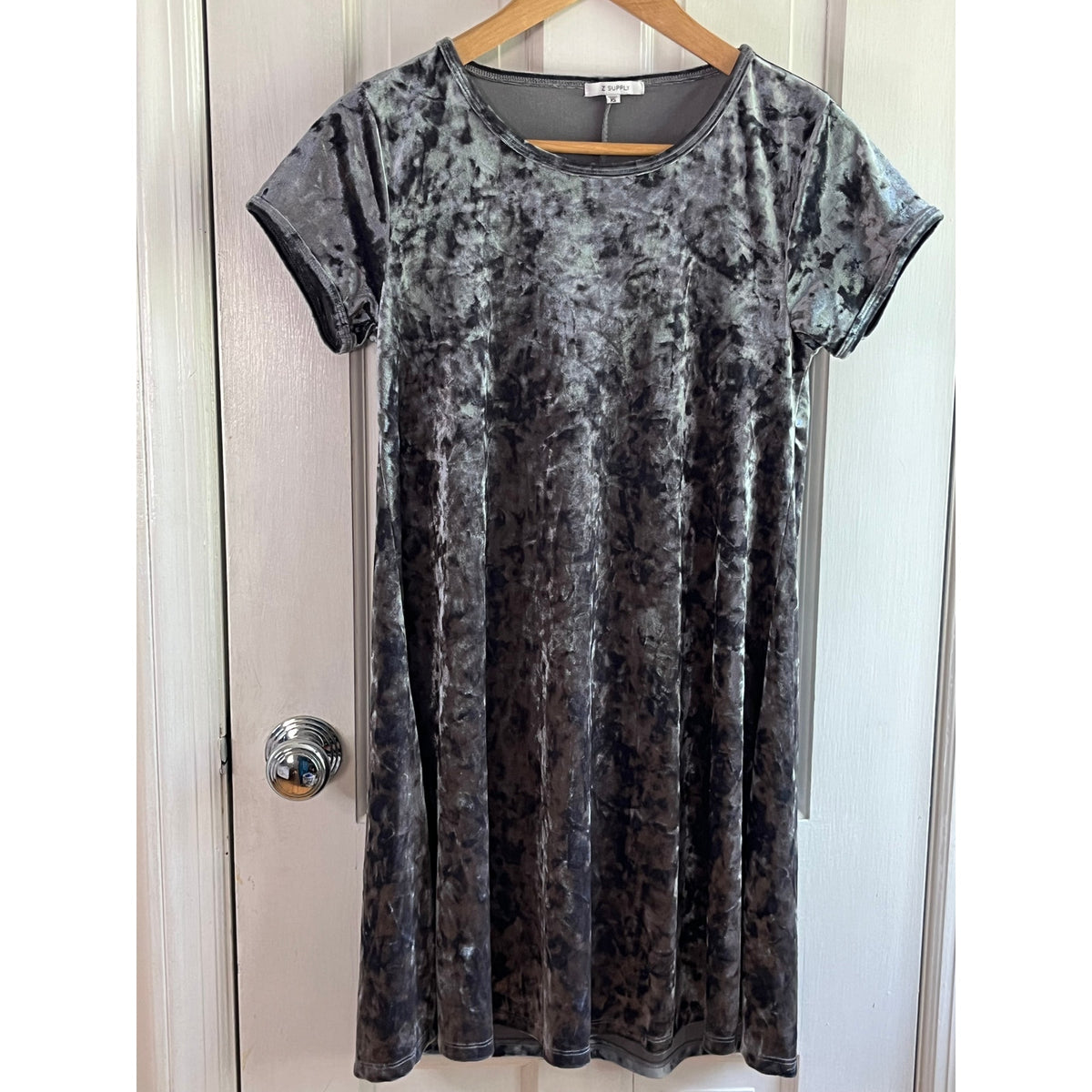 Z Supply Nivea Crushed Velvet Mini Sheath Dress XS - Silver ✨👗
