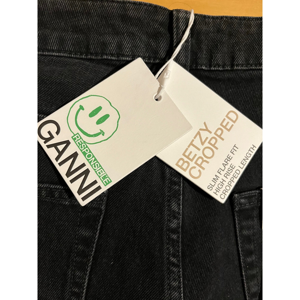 GANNI (NWT) - Black Betzy Cropped Jeans - 31W/32L