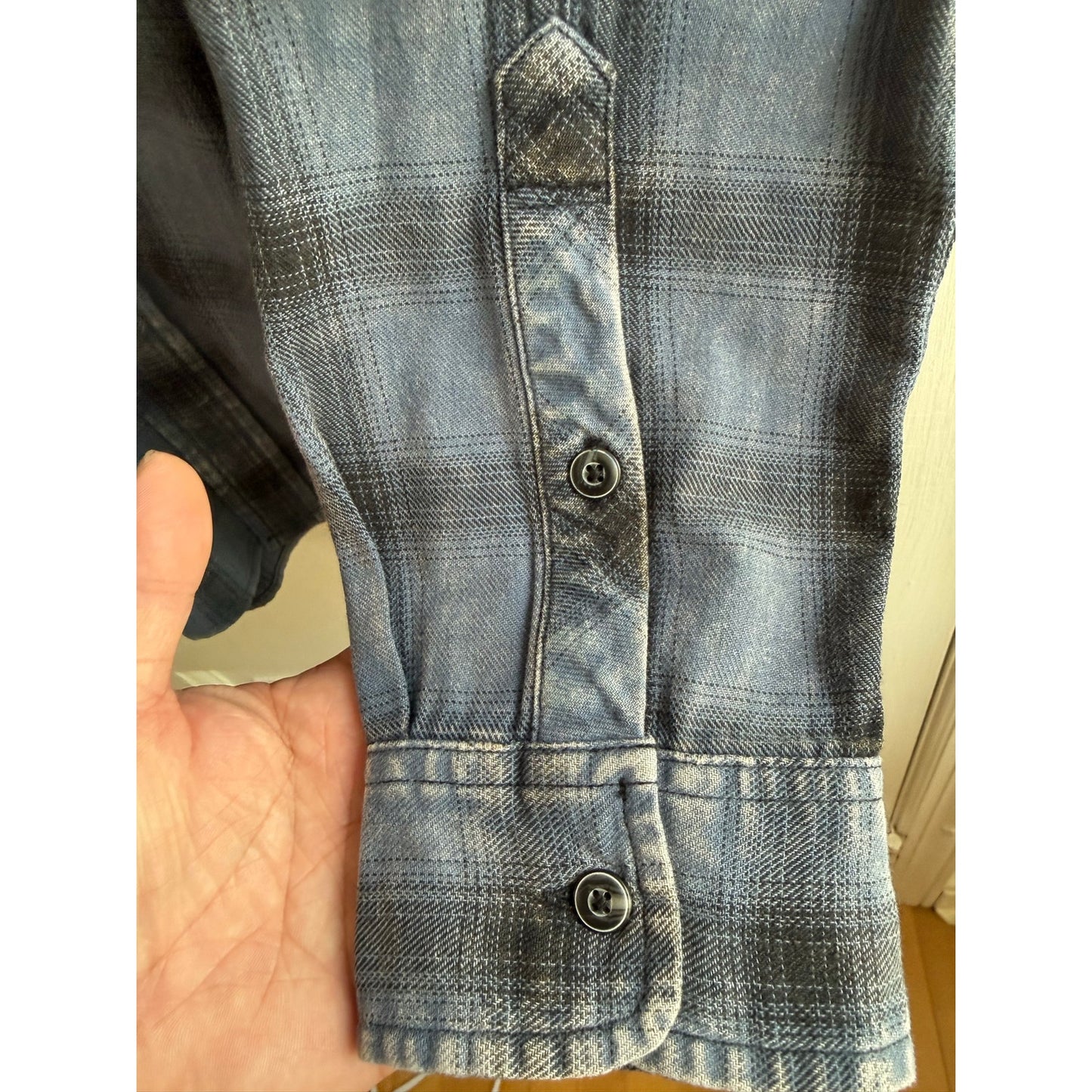 AG Adriano Goldschmied Size M Blue Gray Plaid Cotton Button Down Shirt EUC