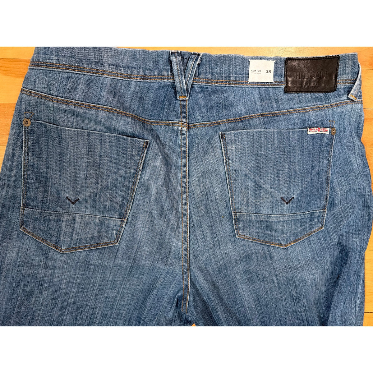 Hudson Size 38 Clifton Five Pocket Boot Cut Leg Light Wash Mens Jeans EUC