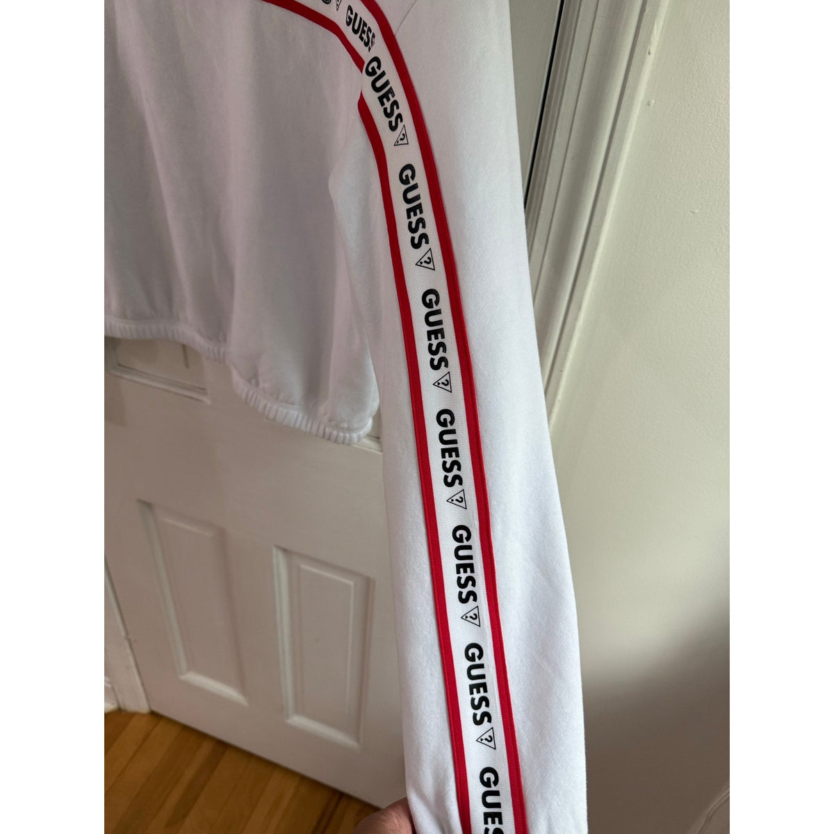 Vintage GUESS Logo Tape Trim Cropped Sweatshirt Womens Large White Red Stripe L