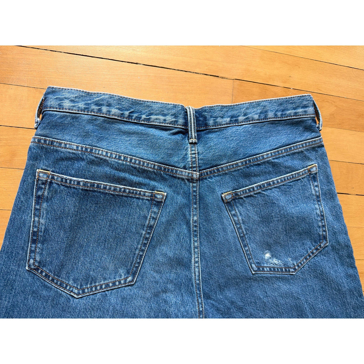 Everlane Size 31 Boyfriend Fit High Rise Distressed Button Fly