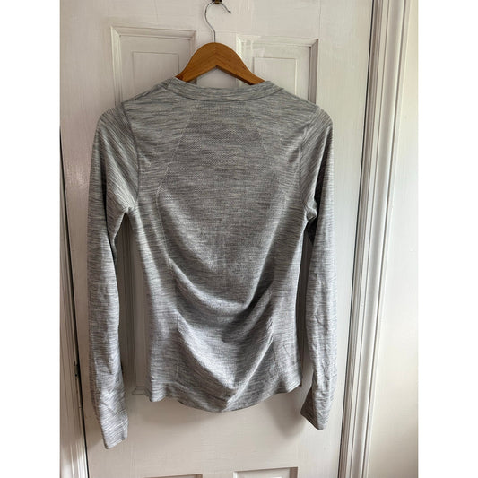Title: Athleta Heathered Gray Long Sleeve Crewneck Top - Size Medium M - EUC