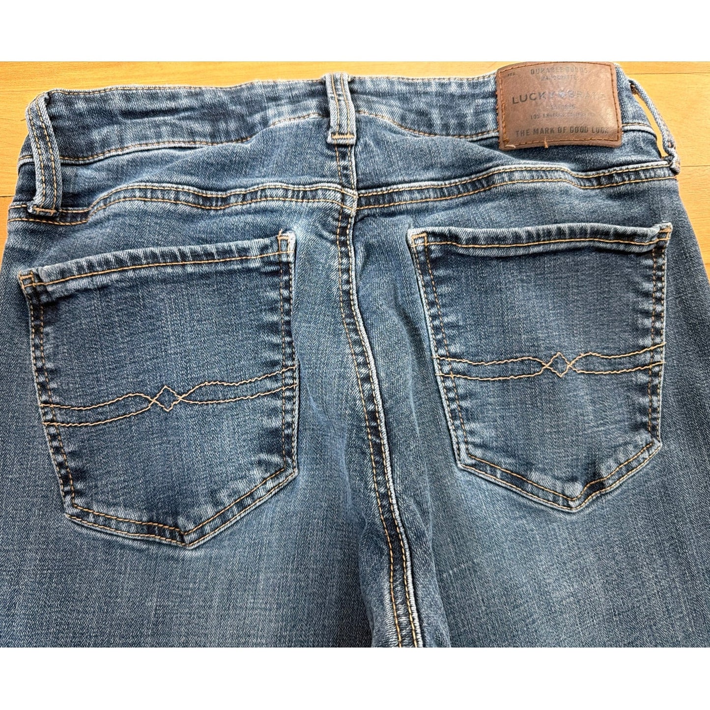 Lucky Brand Size 27 Sweet Straight Low Rise Straight Fit Dark Wash Jean