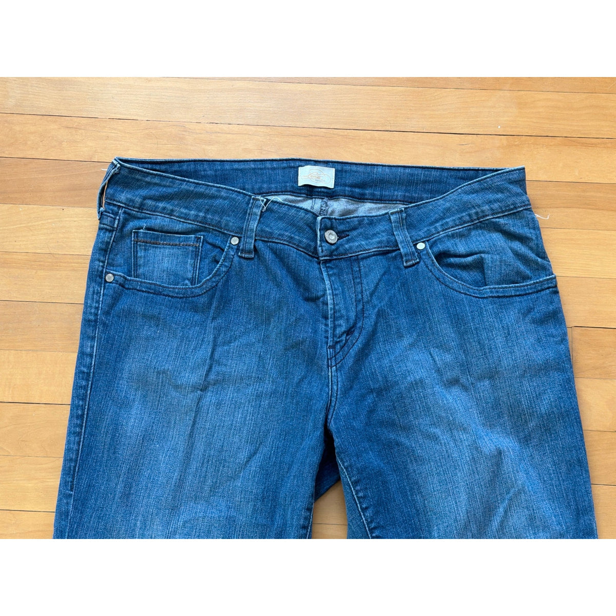Levis Cuffed Denim Capri Pants Womens 18 Blue Stretch Flap Pocket Mid Rise Crop