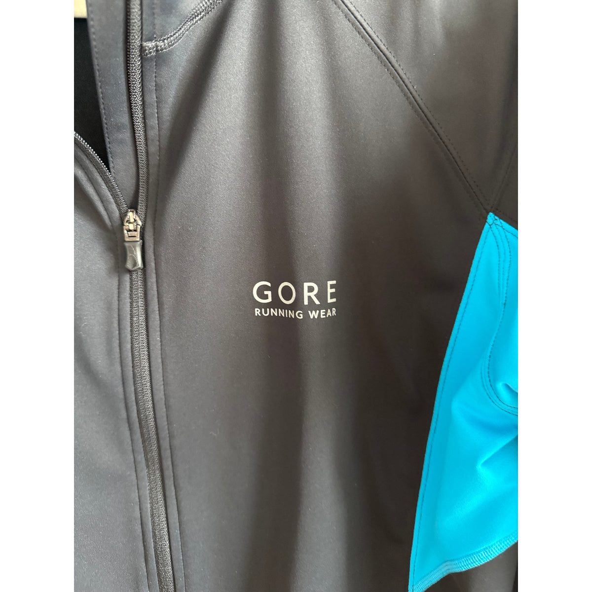 Gore Running Wear WINDSTOPPER Soft Shell Jacket Black/Cyan - Men's Large