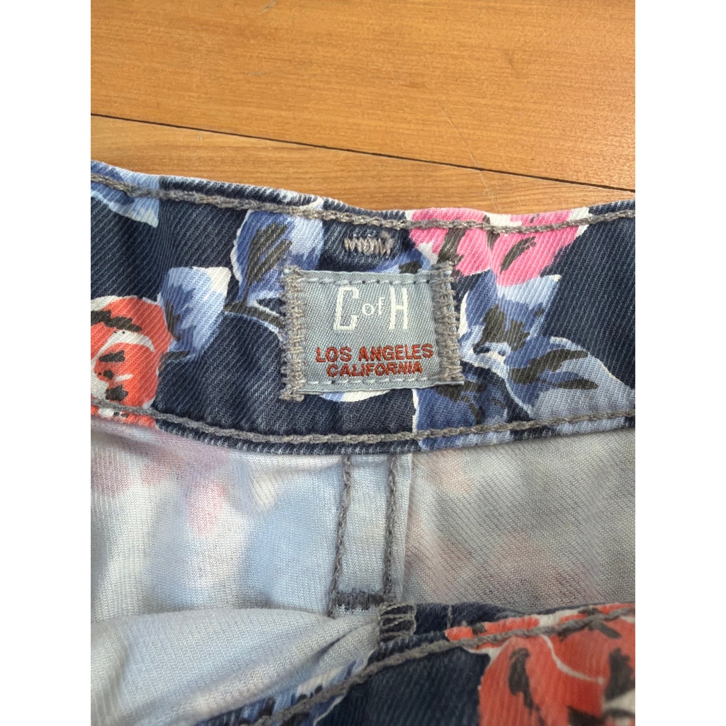 Citizens of Humanity size 25 Muted Blue Floral Pattern Distressed shorts
