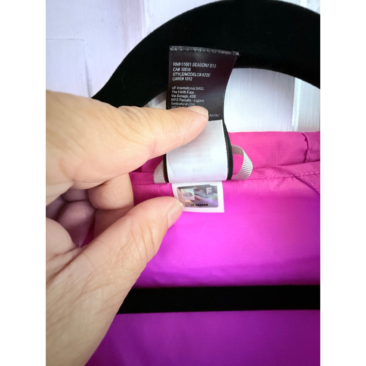 The North Face Bright Pink Hooded Windbreaker Rain Jacket Women's Large