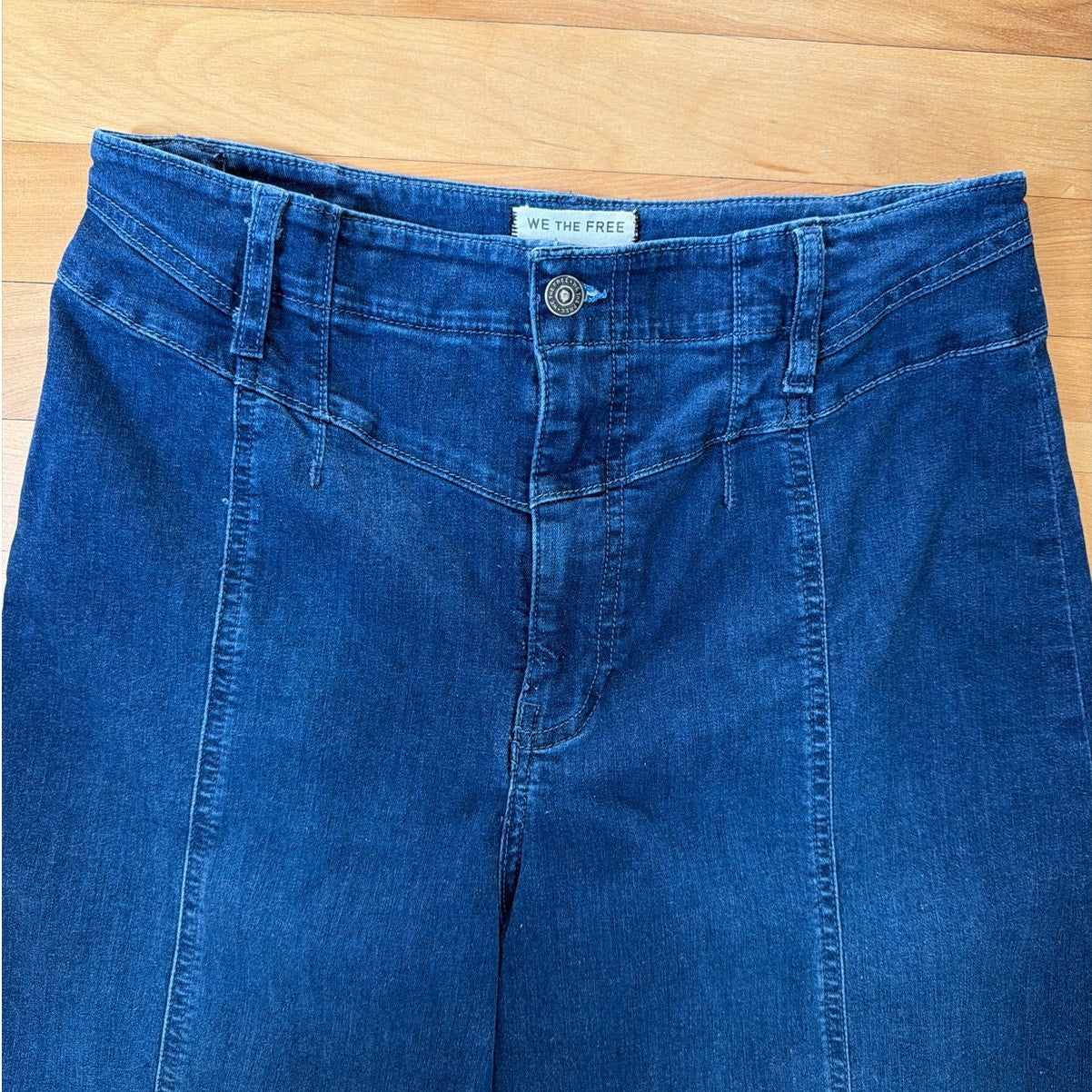 We The Free Size 32 Pocketless Dark Wash Barrel Leg High Rise Jeans