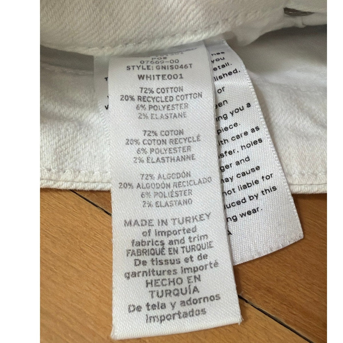Good American Bermuda Shorts 2 26 White Distressed Frayed Hem Denim Jeans EUC
