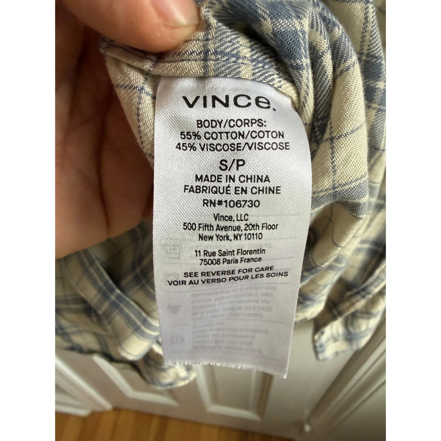 Vince Men’s Long Sleeve Button Down Shirt Size Small Blue Beige Plaid Gauze EUC