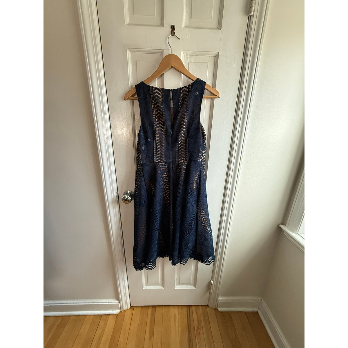 Anthropologie Georgia Lace Mini Dress Navy Blue Nude Size 4 EUC Skater Fit & Flare