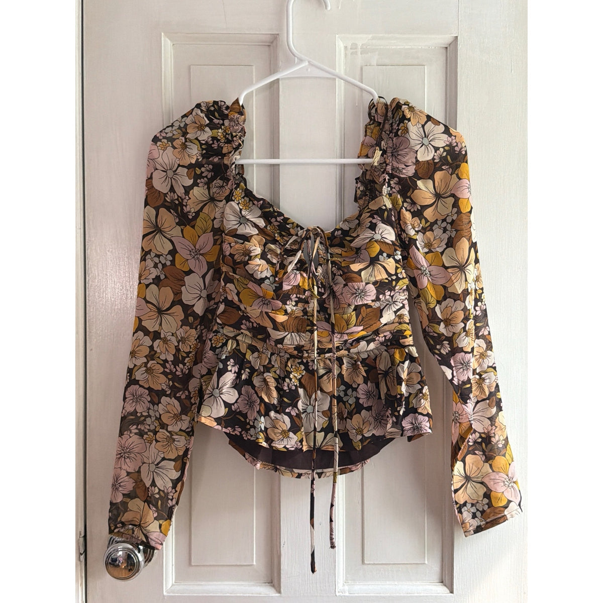 ASTR The Label Floral Ruched Sweetheart Neck Peplum Blouse Brown XS