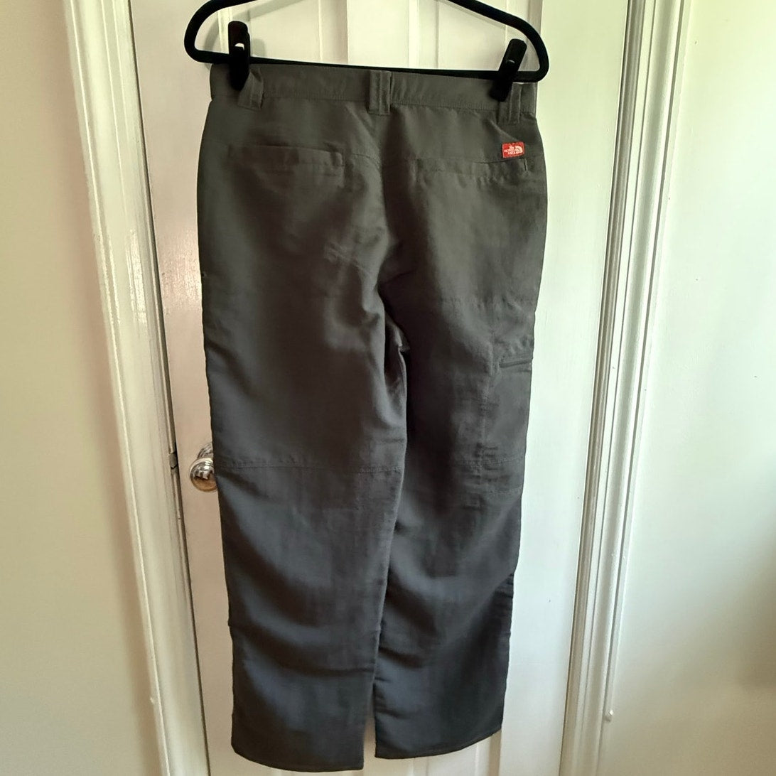 The North Face Women's Hiking Pants - Size 30 (Medium)