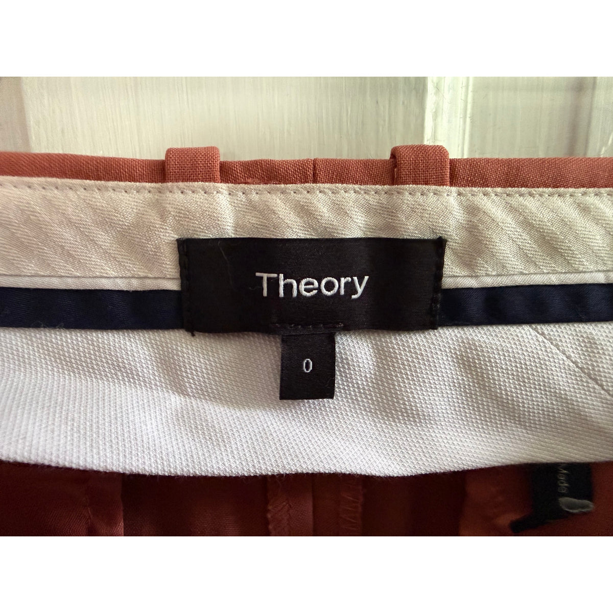 Theory Straight Trouser in New Stretch Wool - Size 2 - EUC