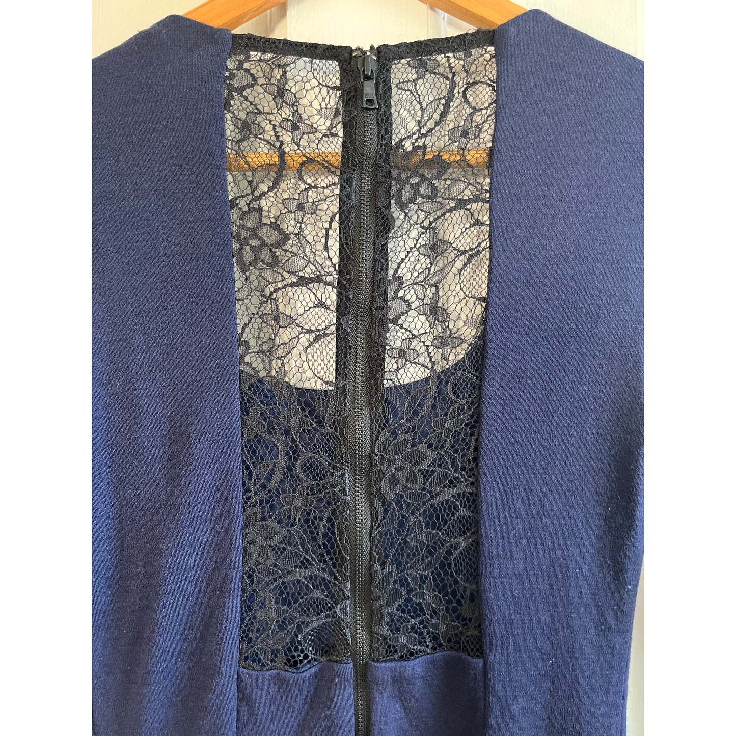 Alice + Olivia NWT Fionna Navy Blue 3/4 Sleeve Dress Sz 6 - Lace Back Designer
