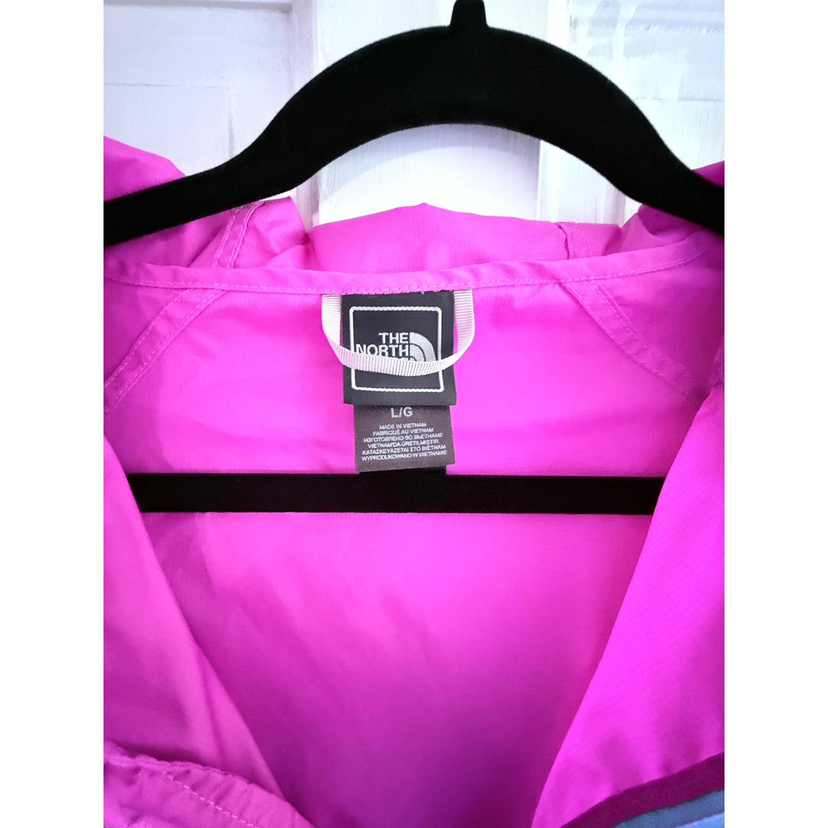 The North Face Bright Pink Hooded Windbreaker Rain Jacket Women's Large