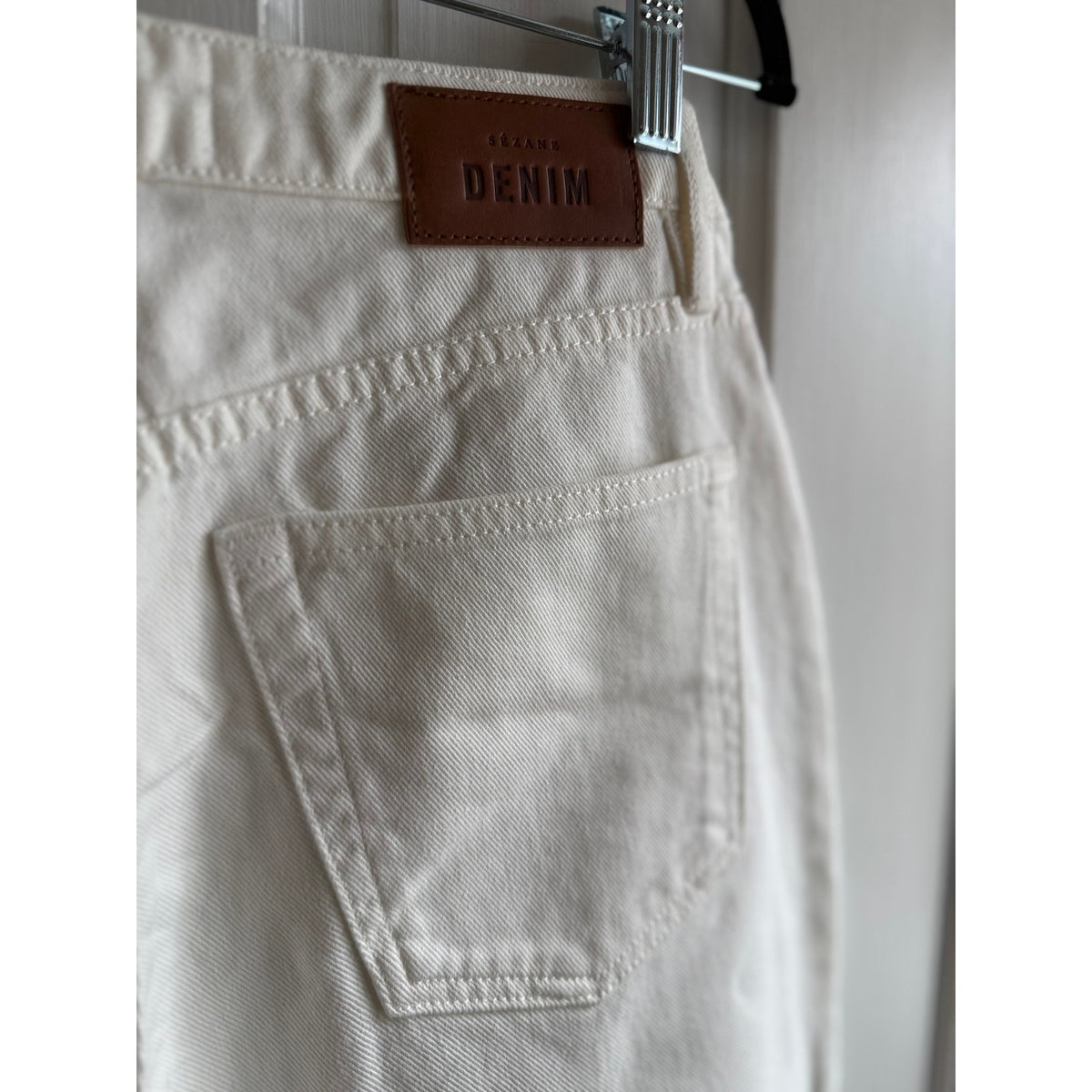 NWT Sezane Le Brut Sexy Ecru Jeans 27 - High Rise Straight Leg Denim
