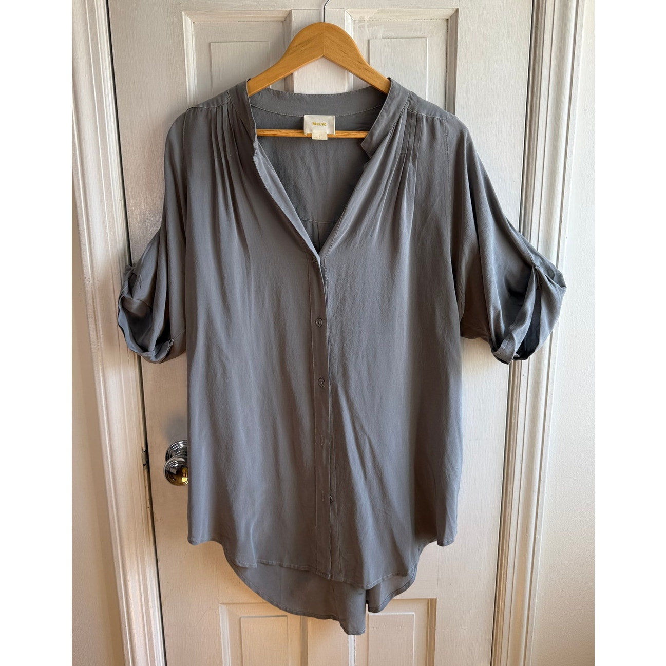 Anthropologie Maeve Gray Textured 100% Silk Button Down Shirt - Size L - EUC