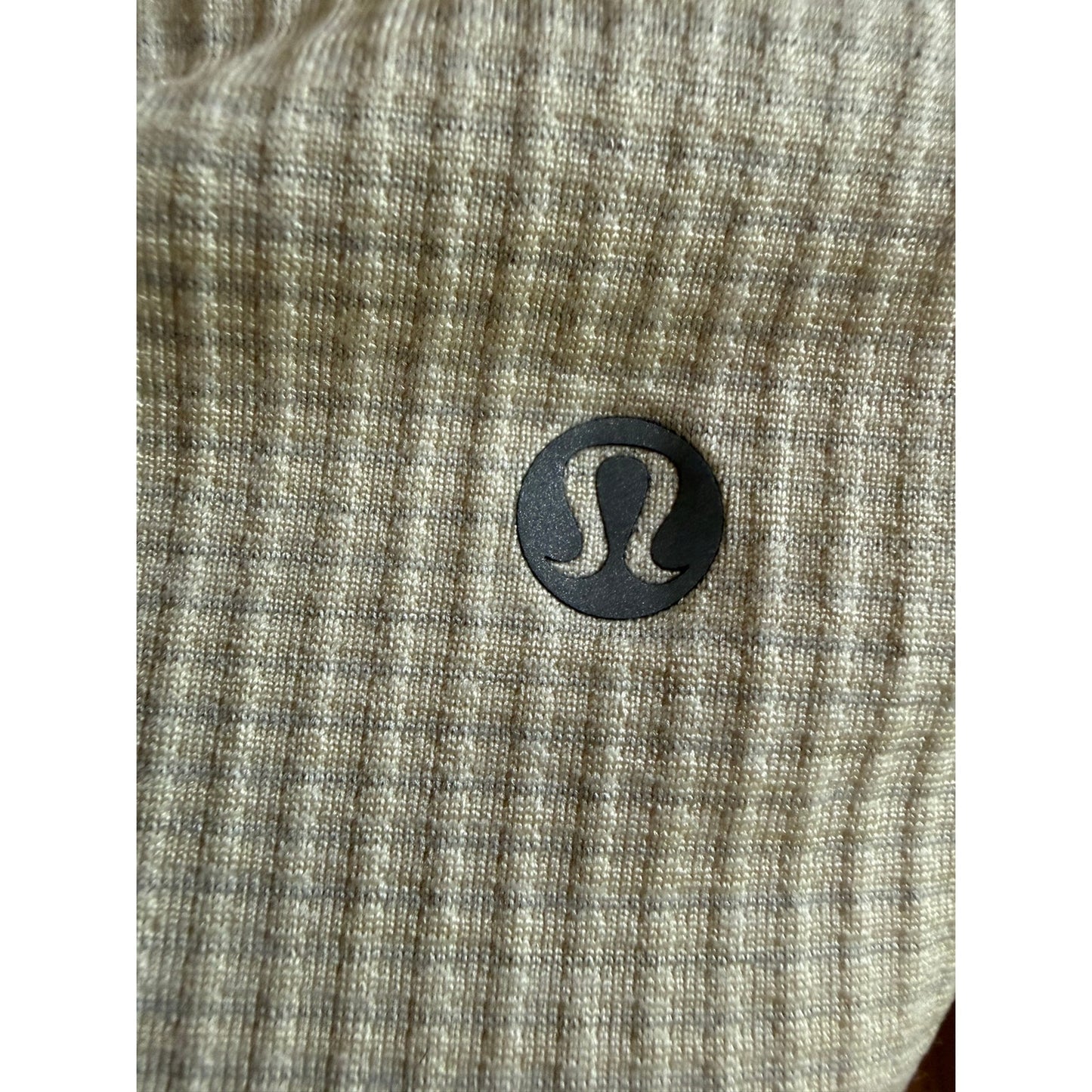 Lululemon Men's Size Medium Short Sleeve Shirt Waffle Pattern Knit EUC
