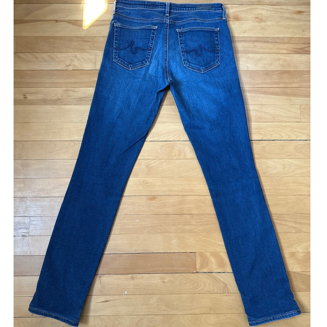 AG JEANS "The Harper" Essential Straight Size 27 Mid Rise Straight Dark Wash