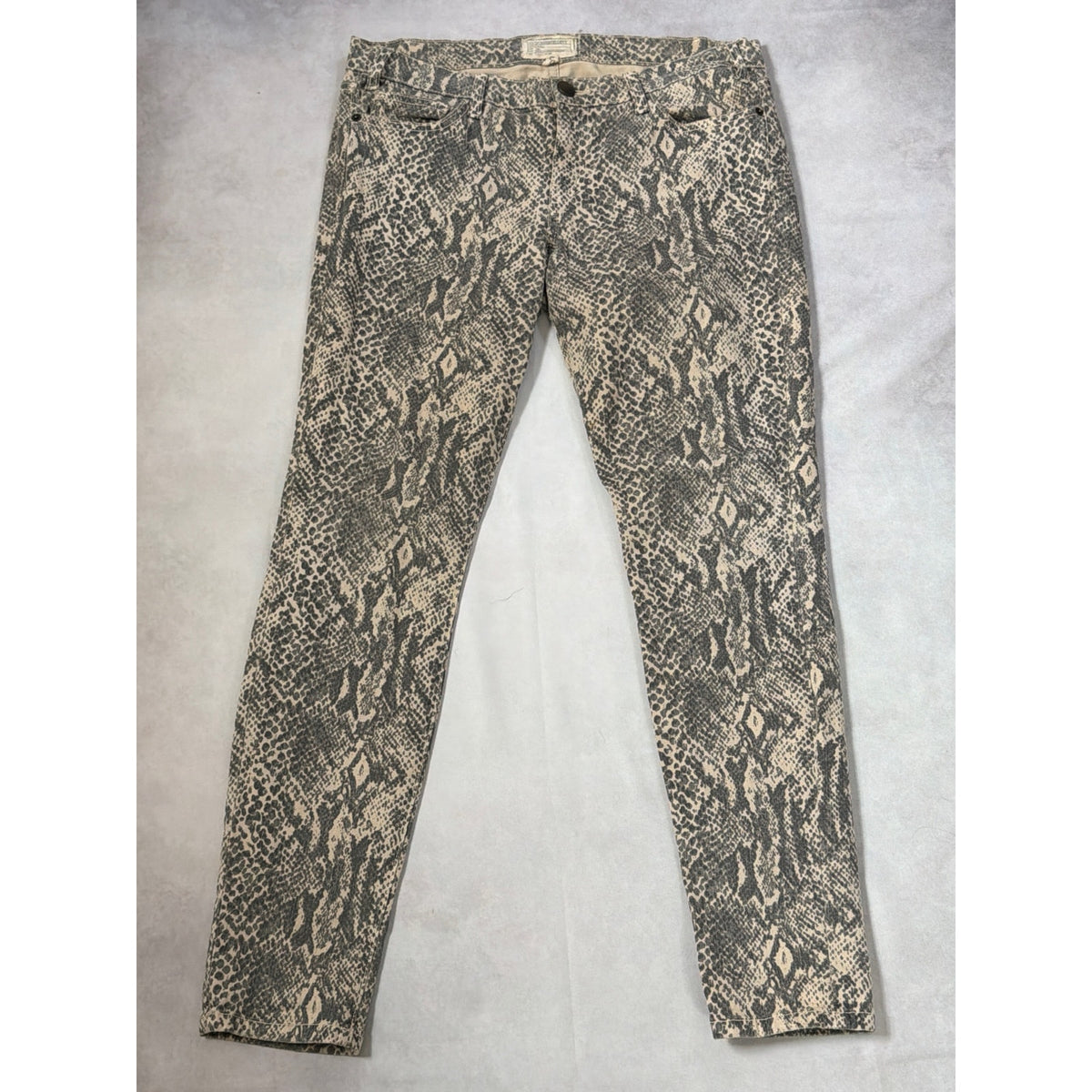 Current/Elliott The Ankle Skinny Jeans Gray Snake Print Canvas Size 30