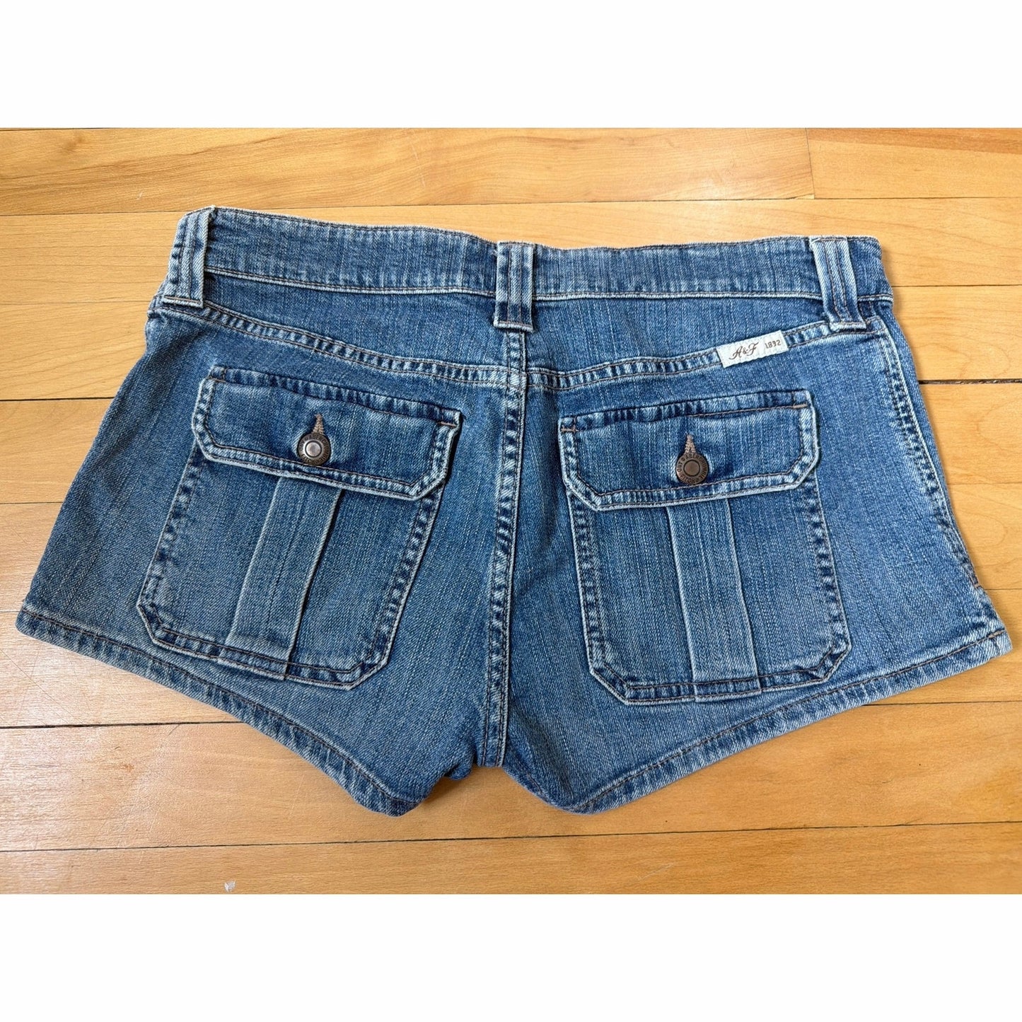 Abercrombie & Fitch Size 8 Stretch Cargo Low Rise Mini Shorts