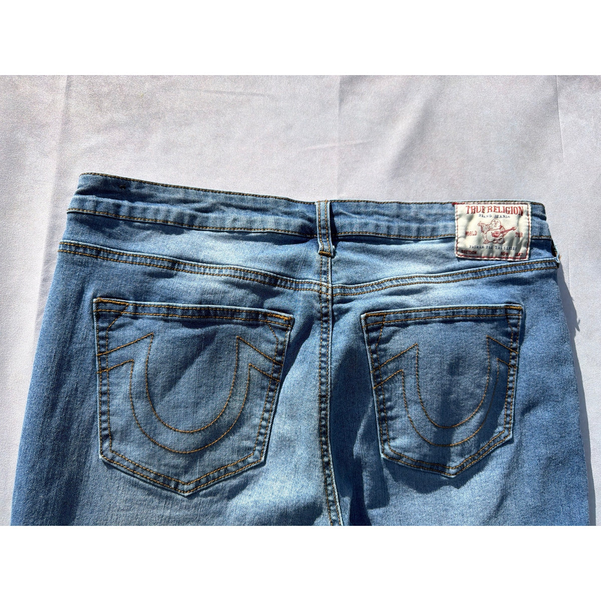 True Religion Size 32 Becca Style Mid Rise Bootcut Jean