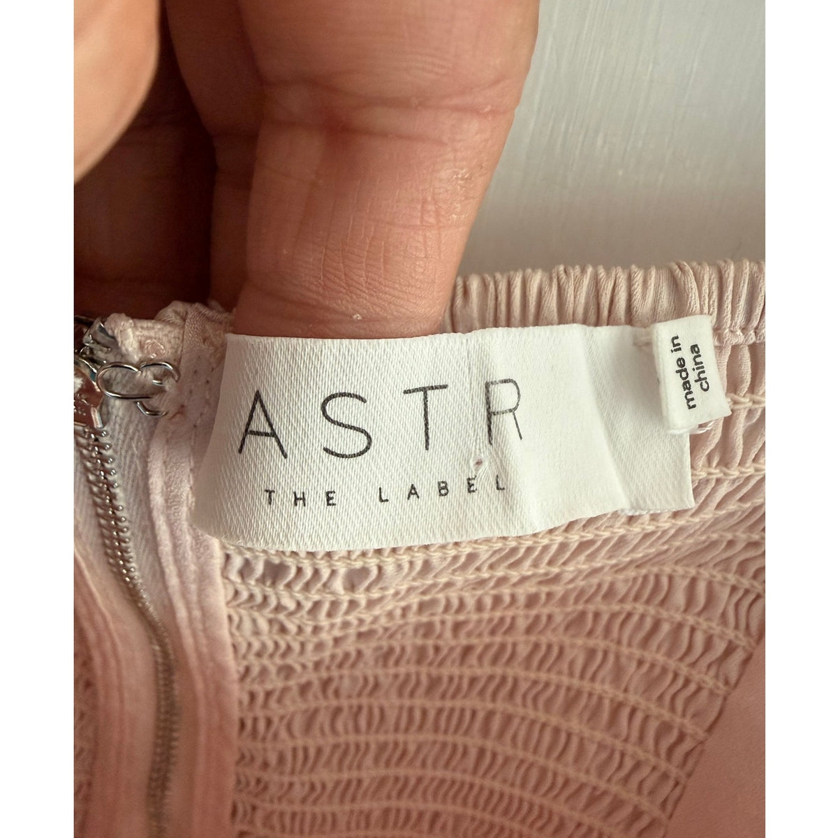 ASTR The Label Blush Pink Sleeveless Blouse Size Large EUC