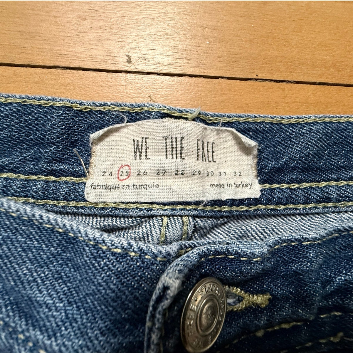 We The Free Maggie Mid-Rise Straight Jeans - Size 25 - with Paisley & Distressed