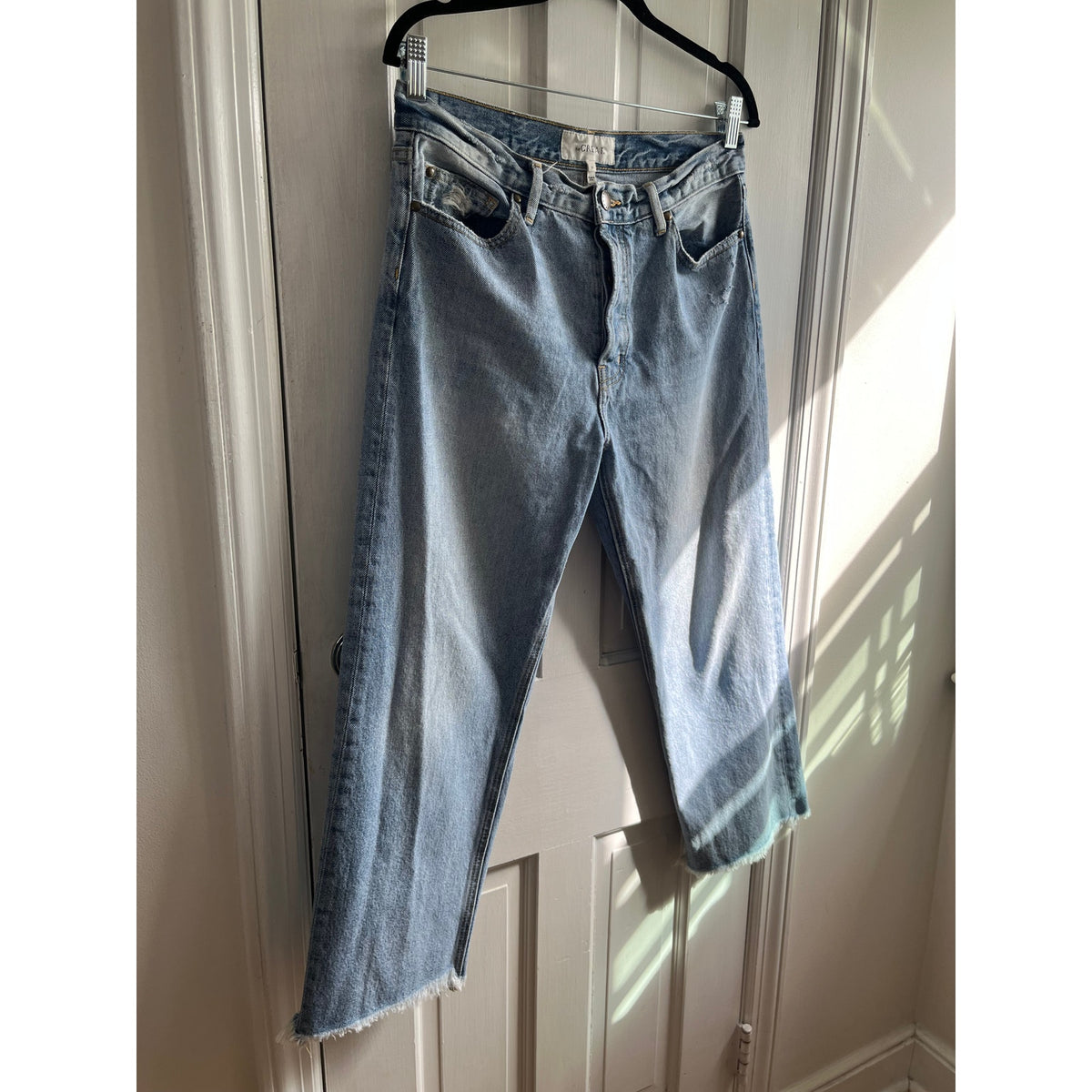 THE GREAT. The Wayne Jean Sz 27 - ✨ Fan Fave ✨ Cropped Wide Leg Raw Hem Denim
